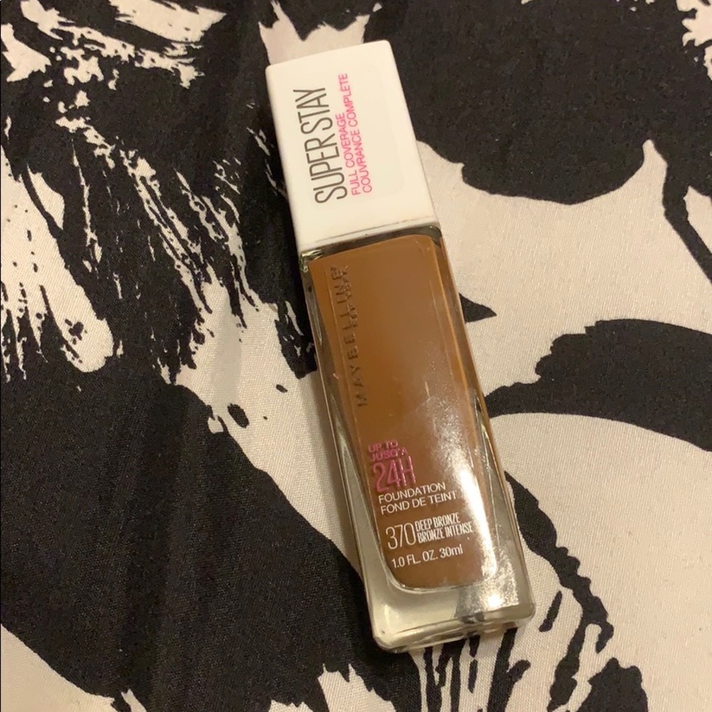 Maybelline superstar foundation in 370 Deep Bronze